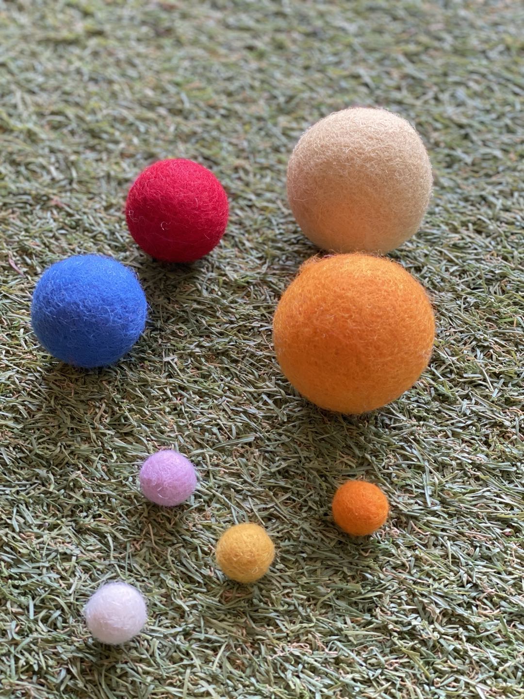 Papoose Felt Pompoms 1.5cm Spring 100 Pieces Pretend & Imaginative Play Toys 3yrs+