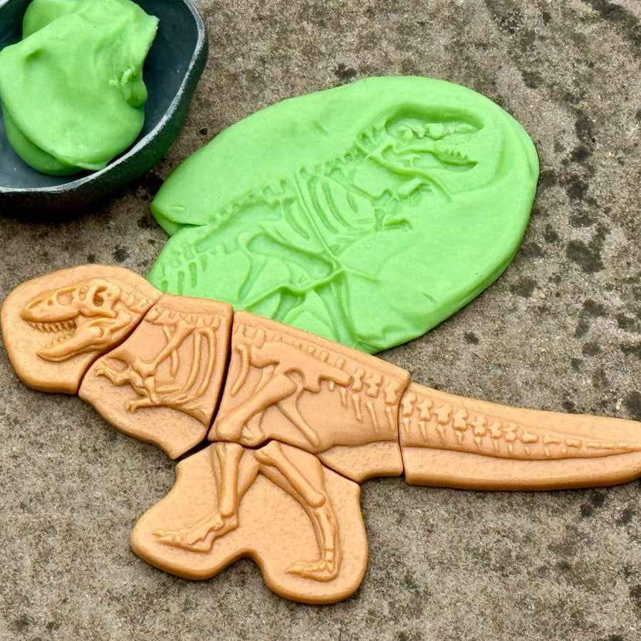 Yellow Door Dig and Discover Ankylosaurus & Tyrannosaurus Rex 9pcs Dinosaur Toys Playdough Sand Toys Sensory Toys School Range 2yrs+