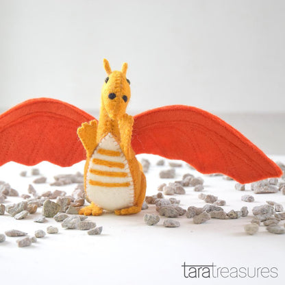 Tara Treasures Felt Dragon Pretend & Imaginative Play Toys Felt Animals Dinosaur and Dragon Theme 3yrs+