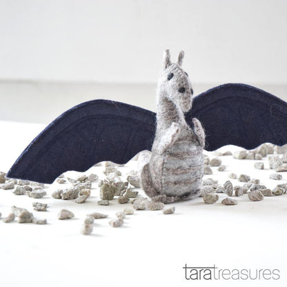 Tara Treasures Felt Dragon Pretend & Imaginative Play Toys Felt Animals Dinosaur and Dragon Theme 3yrs+