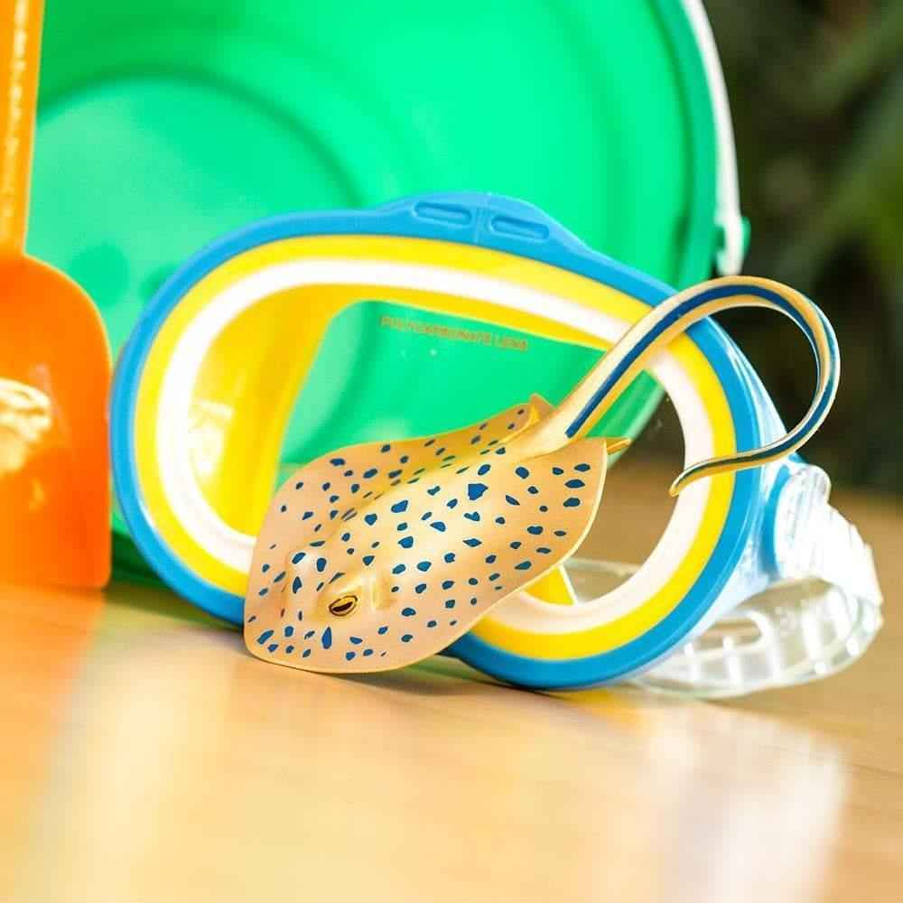 Blue Spotted Ray Figurine by Safari Ltd Sea Life Collection Animal Figurines 3yrs+