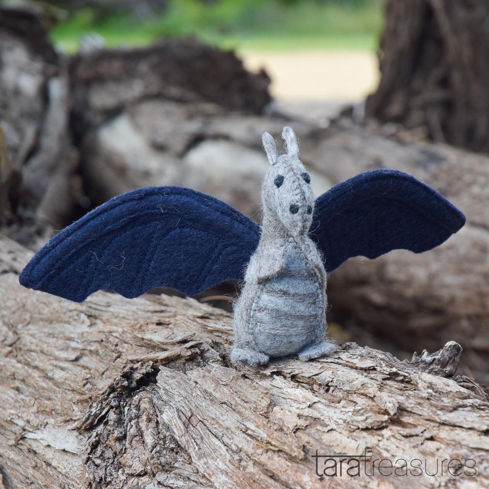 Tara Treasures Felt Dragon Pretend & Imaginative Play Toys Felt Animals Dinosaur and Dragon Theme 3yrs+