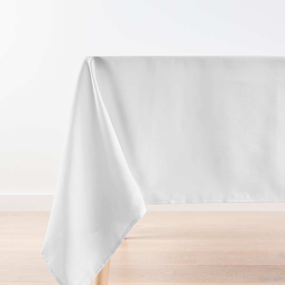 White Tablecloth