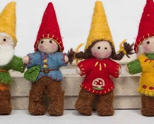 Papoose Felt Gnome Family Set of 4 Dollhouse Play Pretend & Imaginative Play Toys 3yrs+