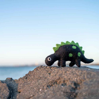 Tara Treasures Felt Dinosaur Pretend & Imaginative Play Felt Animals Dinosaur and Dragon Theme 3yrs+