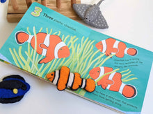Tara Treasures Felt Australia Under the Sea Finger Puppet and Book Set Pretend and Imaginative Play Felt Animals Best Seller 3yrs+