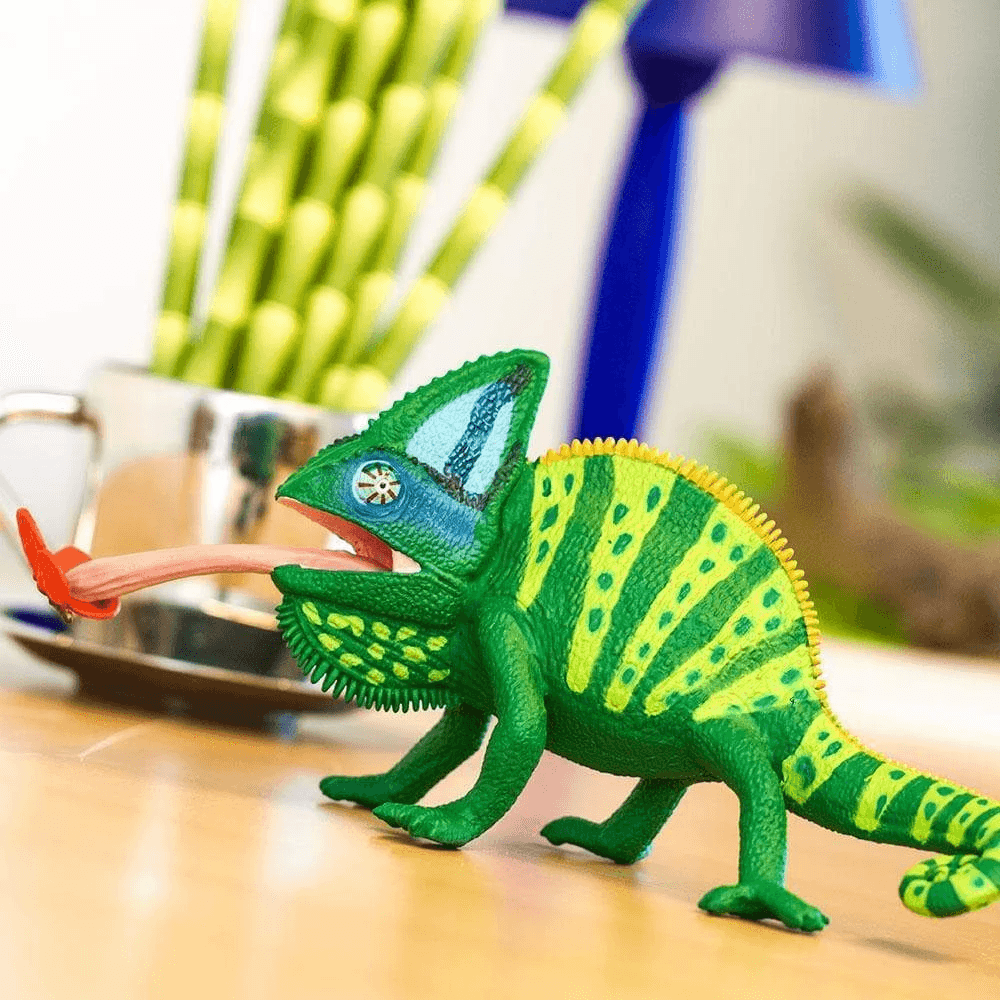 Veiled Chameleon Figurine by Safari Ltd Incredible Creature Collection Animal Figurines 3yrs+
