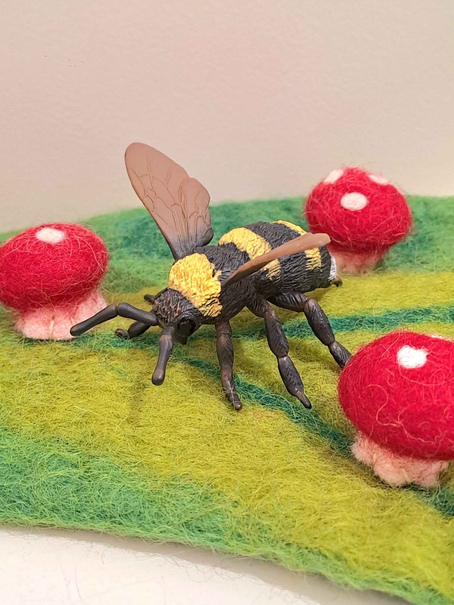 Bumble Bee Figurine by CollectA Insects & Bugs Collection Animal Figurines 3yrs+