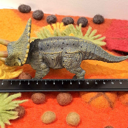 Triceratops Figurine by CollectA Large Dinosaur & Prehistoric World Collection Animal Figurines Dinosaur and Dragon Theme 3yrs+