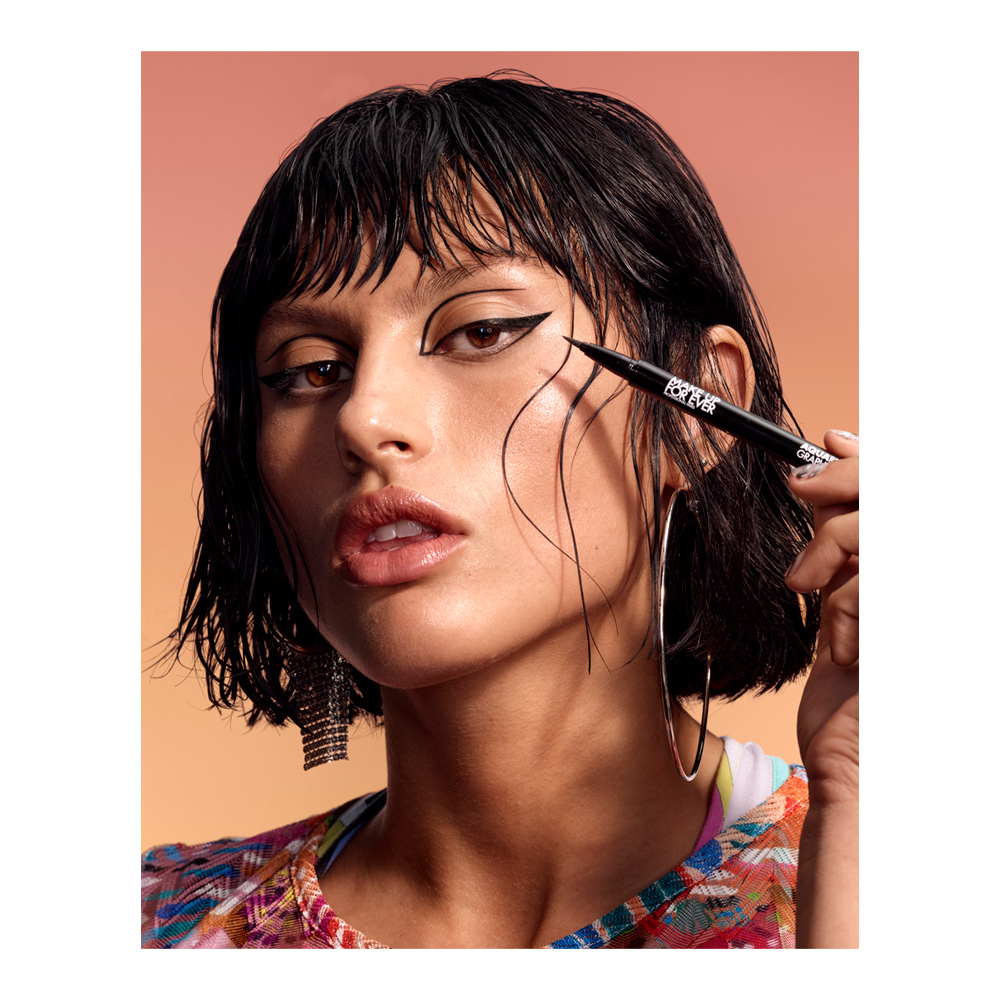 Aqua Resist Graphic Pen Eyeliner - 01