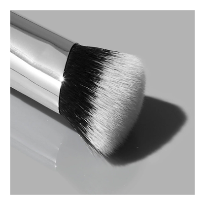 Triclone Skin Tech™ Concealer Brush
